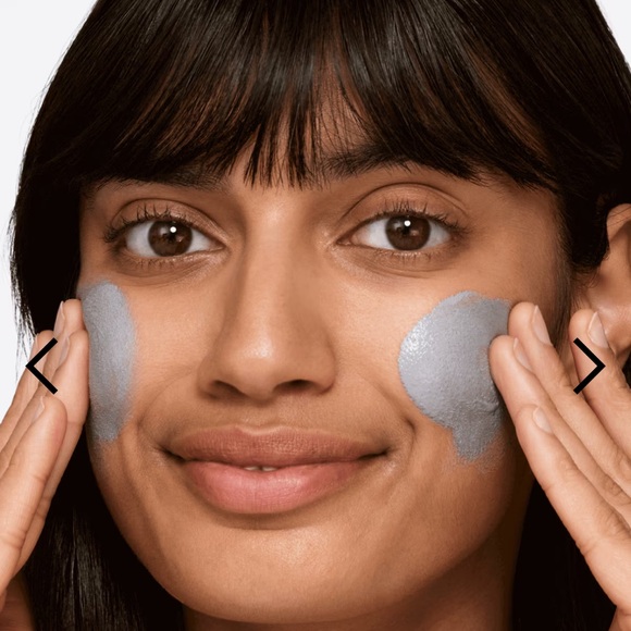 NWT CLINIQUE All About Clean M 2-in-1 Charcoal Mask +
Scrub Benefits Dual - Picture 2 of 4